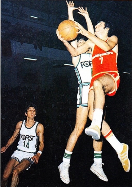 Giroldi in entrata in maglia Mobilquattro